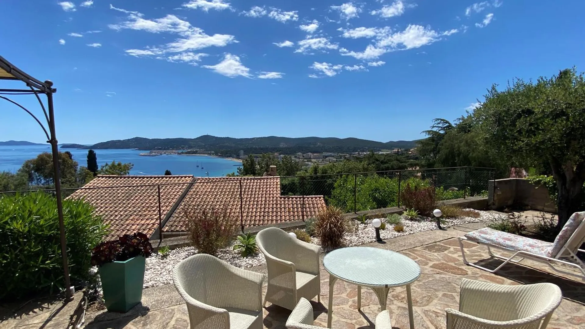 Casa de Férias Villa Paisible Vue Panoramique Le Lavandou